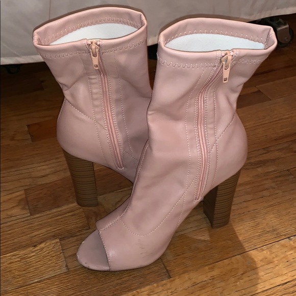 Blush Pumps - Picture 2 of 5